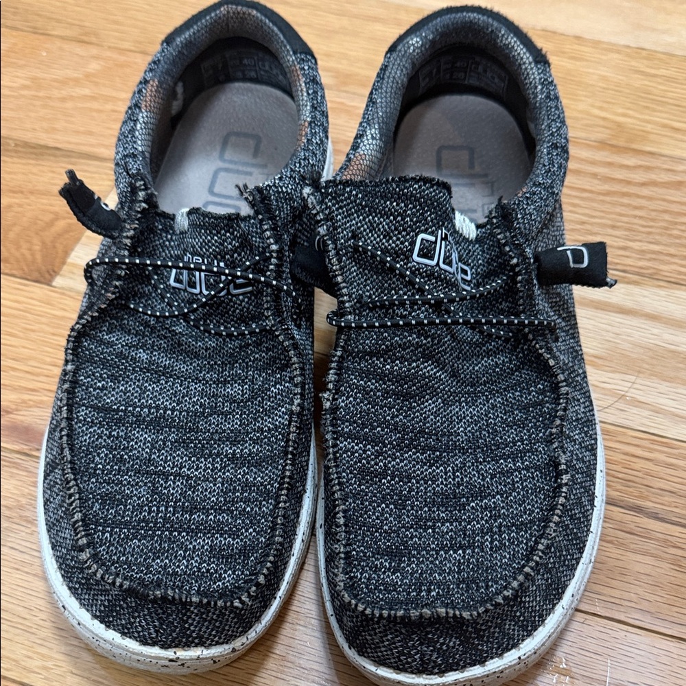 Hey Dude Black - Charcoal Slip on shoes. Mens size 7. Good shape. Hey dudes